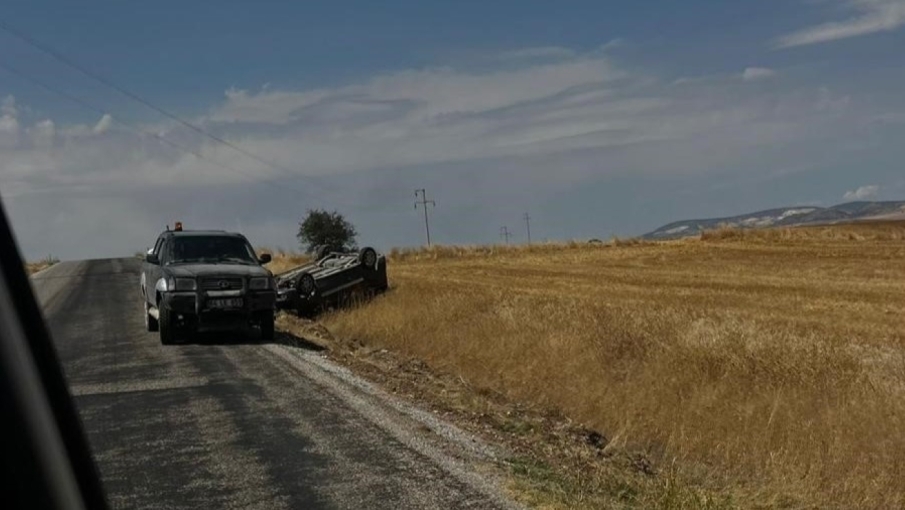 Sivrihisar’da kontrolden çıkan otomobil takla attı: Sürücü yara almadan kurtuldu